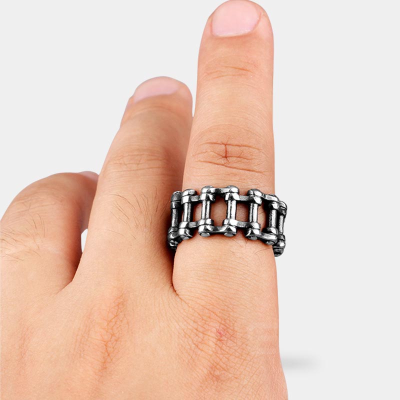 chain link silver ring with metal stainless steel color